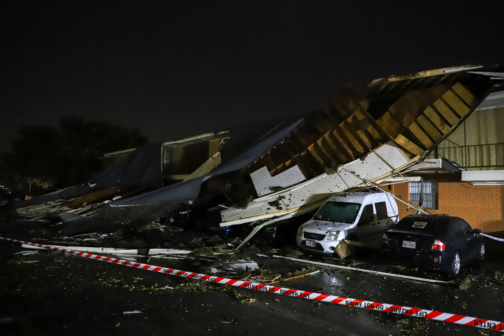 Multiple reports of damage in Arlington following tornado warning